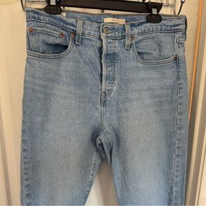 Levi's Blue Cropped Ankle Jeans with Classic Style